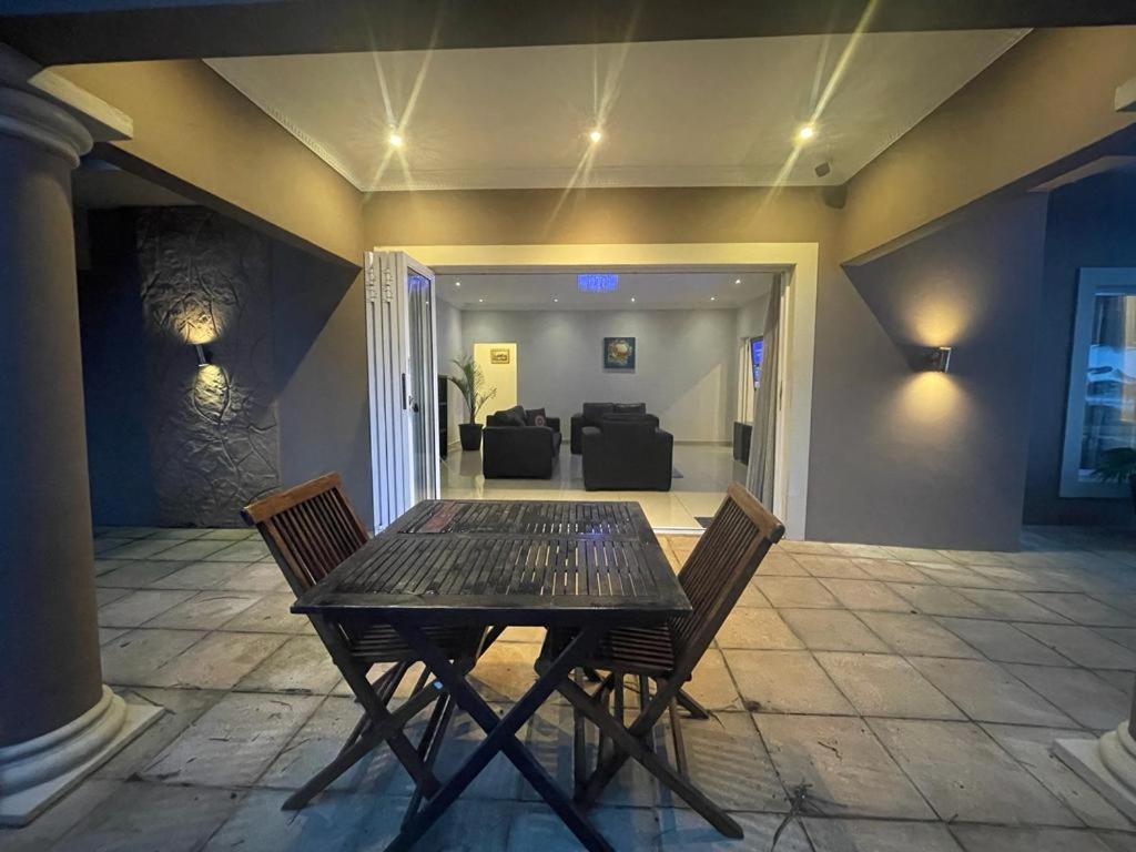 Illovo Beach House Amanzimtoti Exterior photo